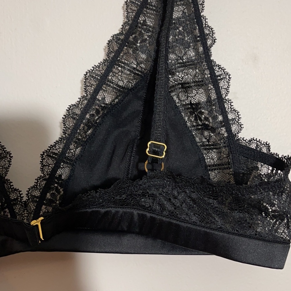 NWT Victoria’s Secret Elongated Lace Bralette - Picture 4 of 8